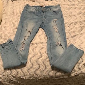 Junior girl’s low rise jeggings